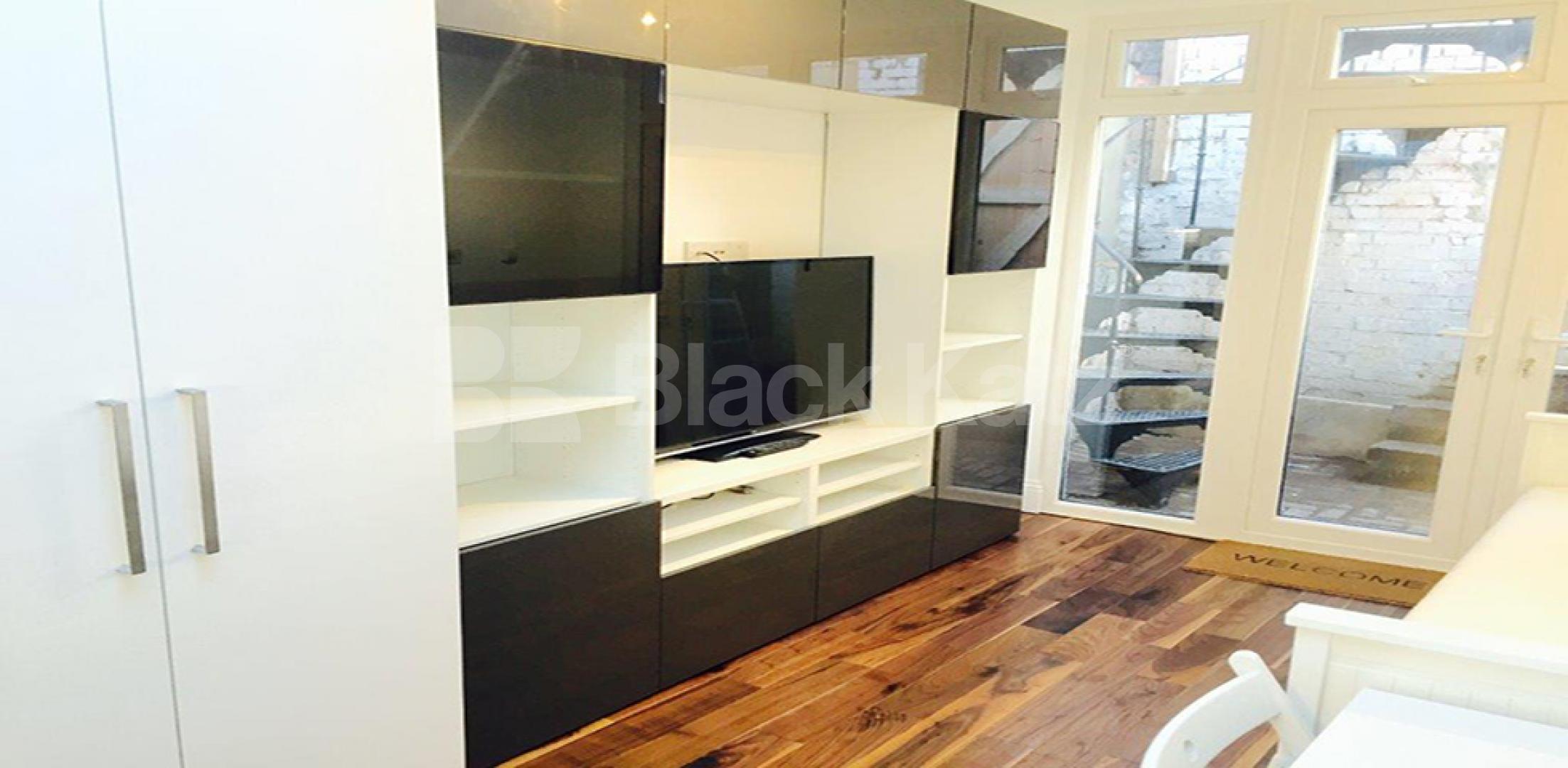 			UNDER OFFER, Studio Apartment, 1 bath, 1 reception Apartment			 Lavender Hill, Clapham